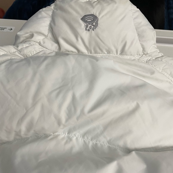 Mountain Hardware down/feather vest - Picture 7 of 11